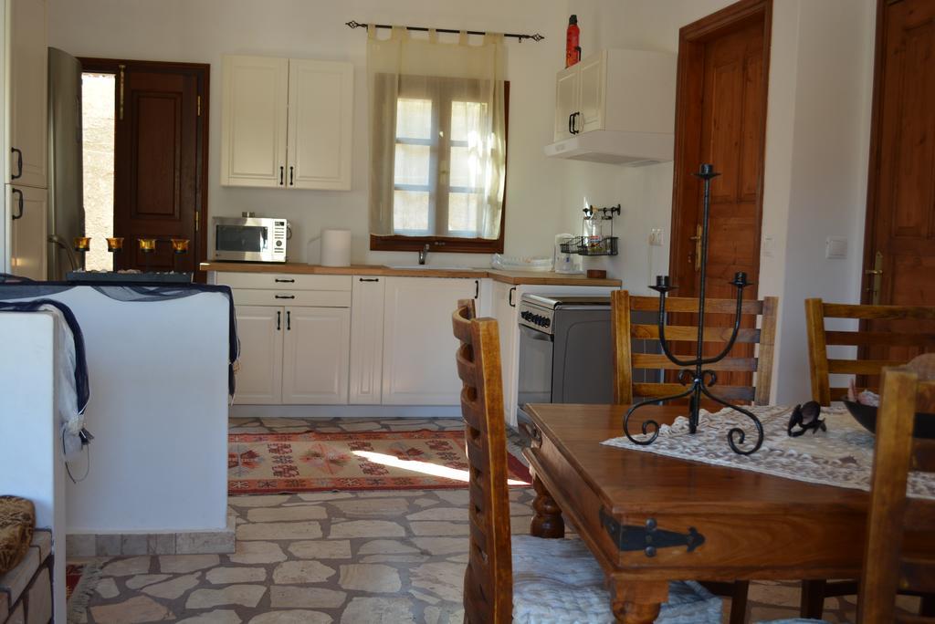P&M House Villa Meyísti Екстериор снимка