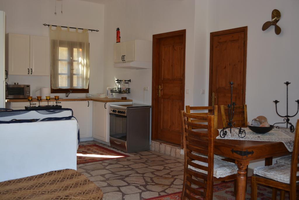 P&M House Villa Meyísti Екстериор снимка