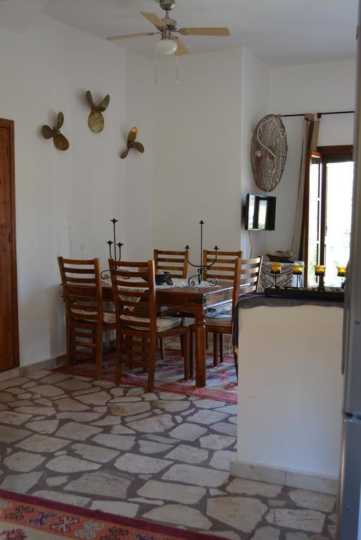 P&M House Villa Meyísti Екстериор снимка