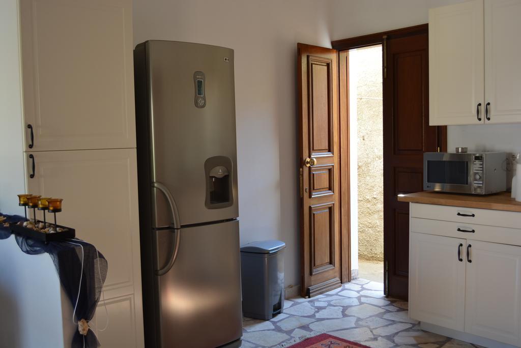 P&M House Villa Meyísti Екстериор снимка