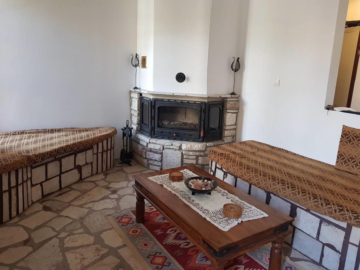 P&M House Villa Meyísti Екстериор снимка
